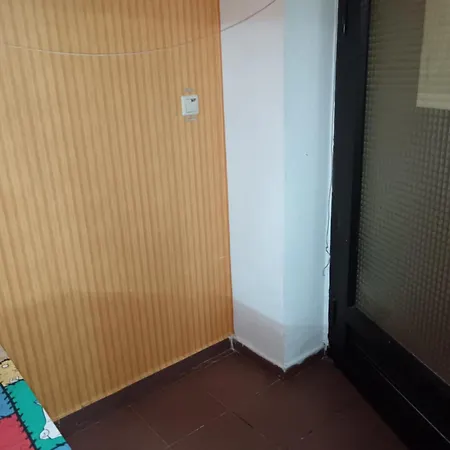 на пъпа на варна, входа на морската градина *